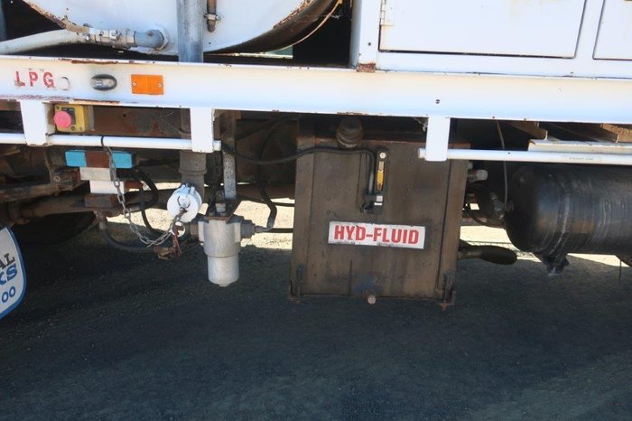 1991 Volvo Fl6 Bitumen Truck WHITE