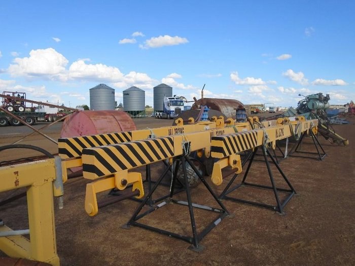 UNKNOWN PIPE LIFT ROTATOR