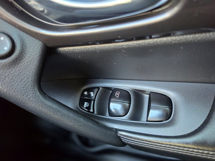 2022 Nissan X-TRAIL ST+