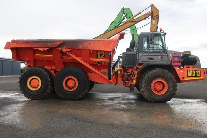 2002 Hitachi AH400 D