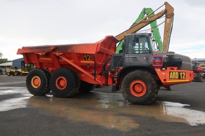 2002 Hitachi AH400 D