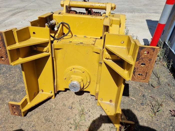 2018 Caterpillar Pa56