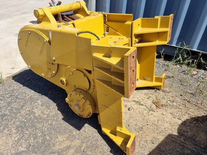 2018 Caterpillar Pa56