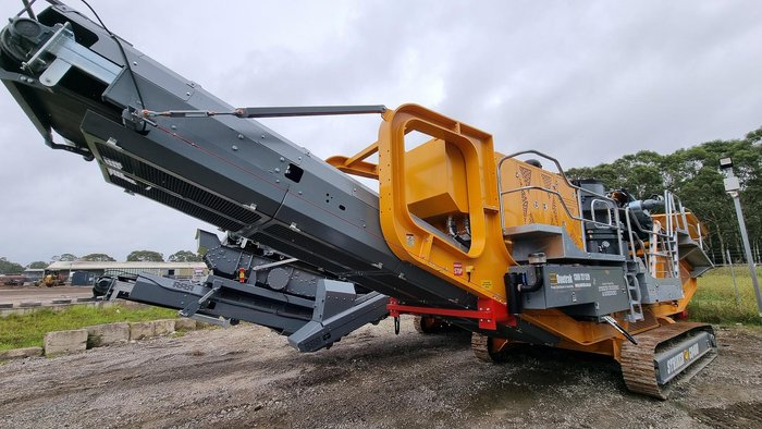 0 Striker CQ400 Yellow