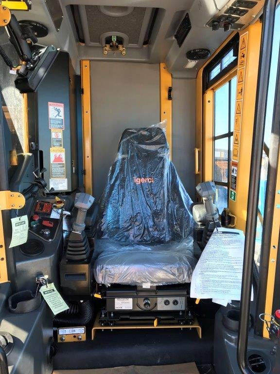 0 Tigercat LS855E Yellow