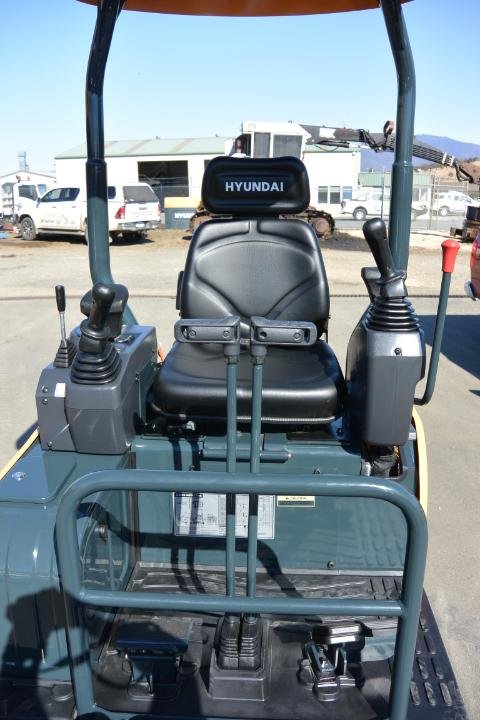 0 Hyundai R17z-9A Yellow