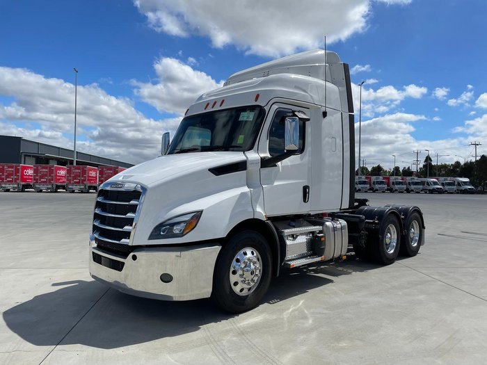 2025 Freightliner Cascadia