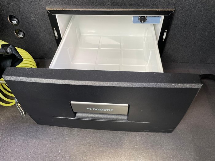 2025 Freightliner Cascadia 116 Tipper White