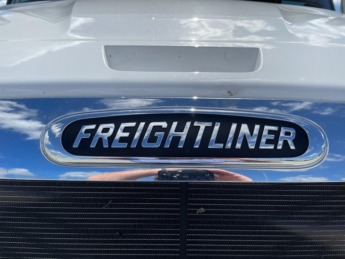 2025 Freightliner Cascadia 116 Tipper White