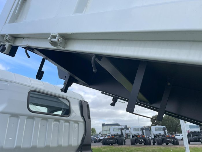 2025 Fuso Canter 615 Tipper White