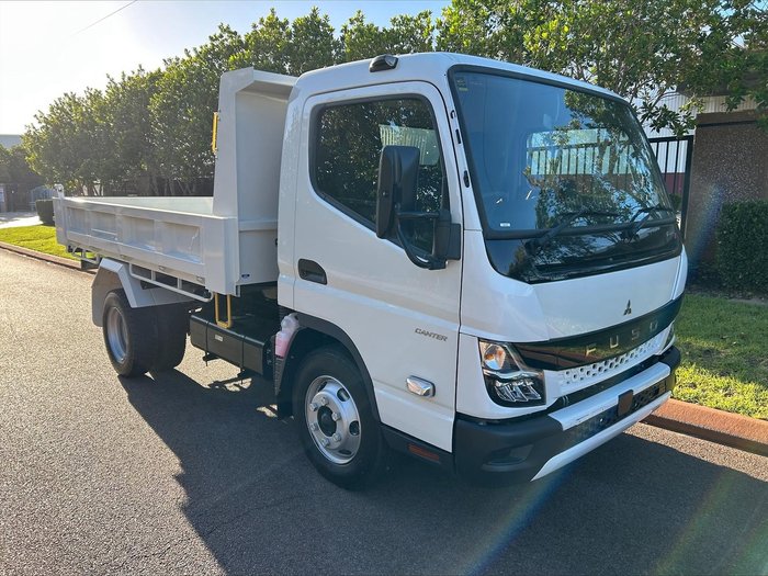 2025 Fuso Canter 815 Tipper WHITE