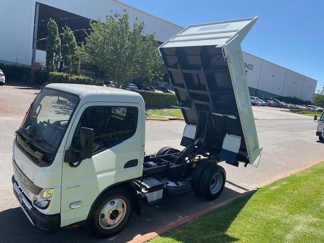 2025 Fuso Canter 615 615 Tipper White