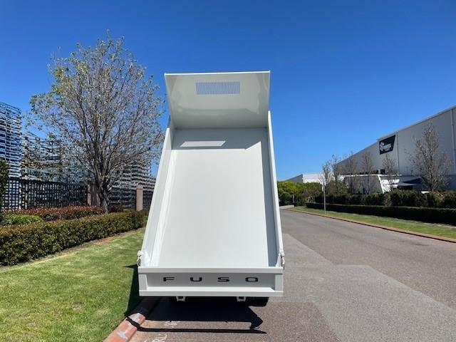 2025 Fuso Canter 615 615 Tipper White
