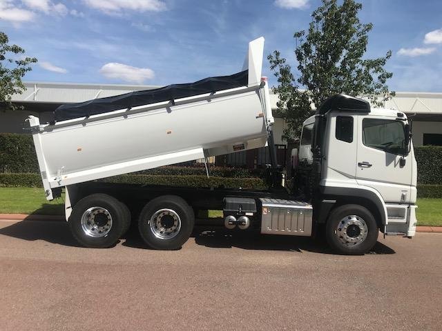 2025 Fuso Shogun FV70 460 White