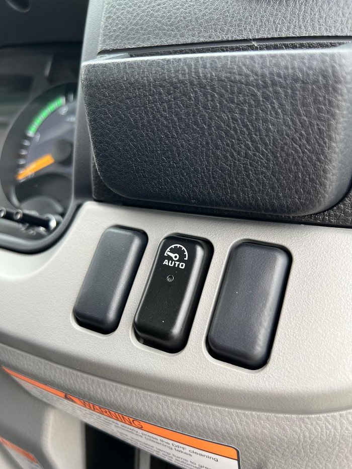 2024 Fuso Canter 515 Alloy White