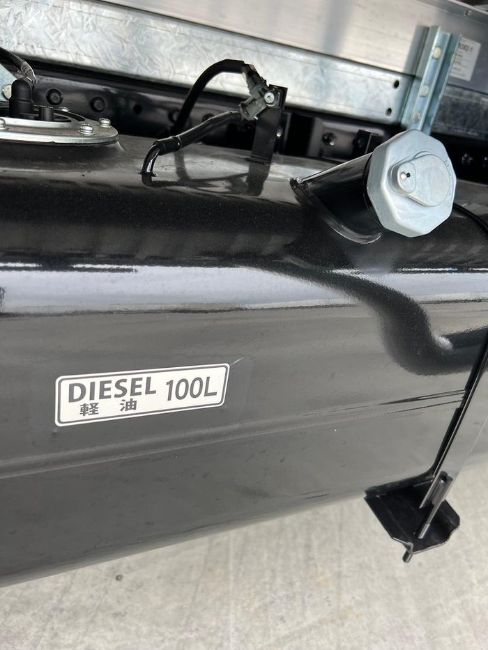 2024 Fuso Canter 515 Alloy White