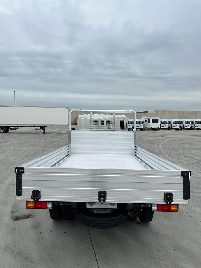 2024 Fuso Canter 515 Alloy White