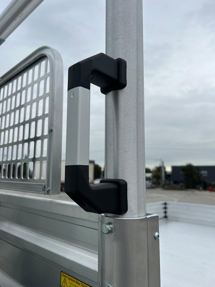 2024 Fuso Canter 515 Alloy White