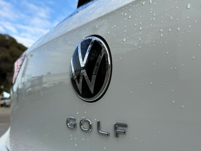 2026 VOLKSWAGEN GOLF