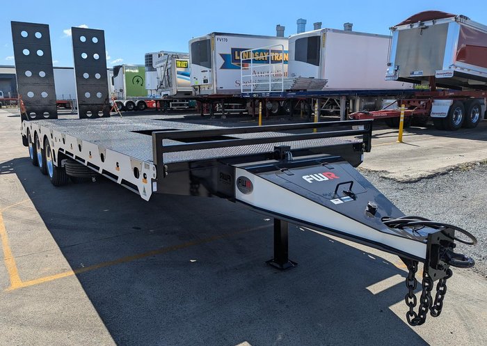 FWR Elite Tri Axle Tag Trailer