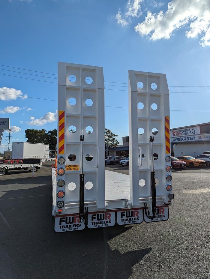 FWR Elite Tri Axle Tag Trailer