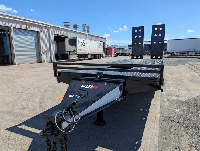 FWR Elite Tri Axle Tag Trailer