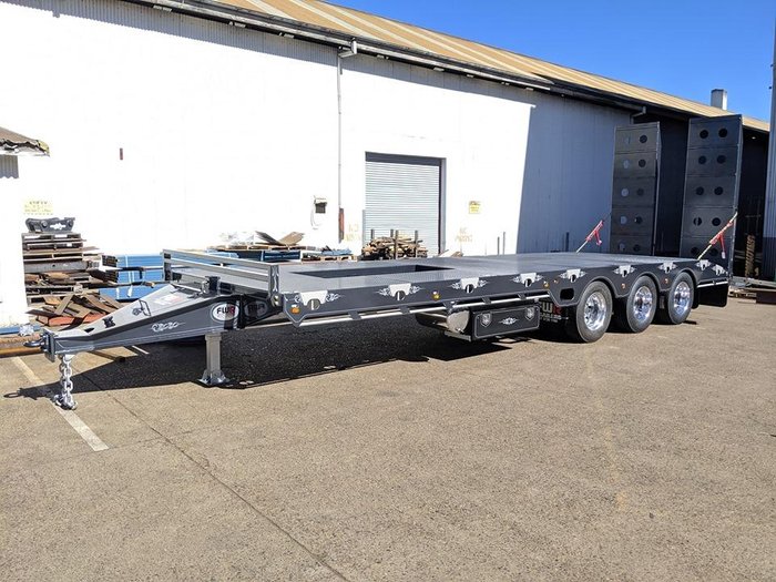 FWR Elite Tri Axle Tag Trailer