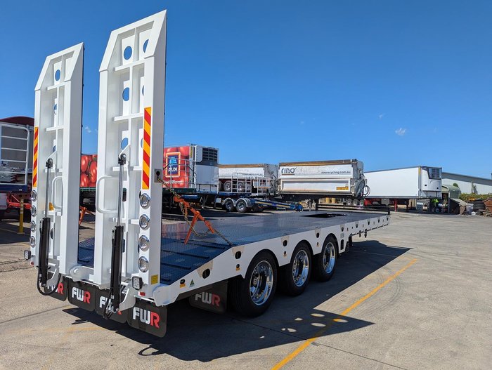 FWR Elite Tri Axle Tag Trailer
