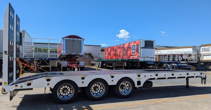 FWR Elite Tri Axle Tag Trailer