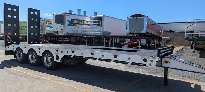 FWR Elite Tri Axle Tag Trailer