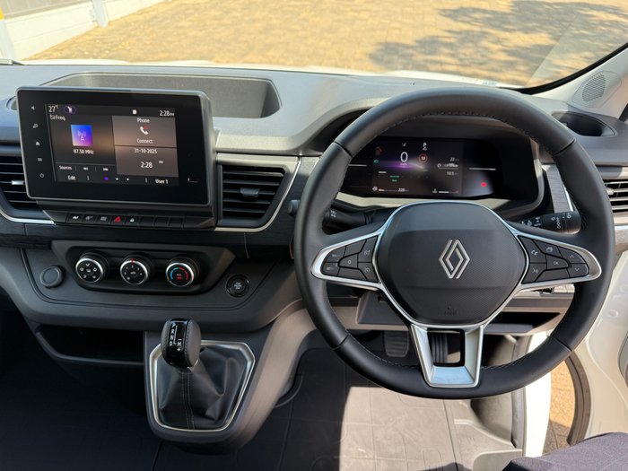 2025 Renault Trafic MY25 LWB Premium