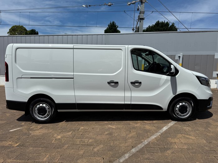 2025 Renault Trafic MY25 LWB Premium
