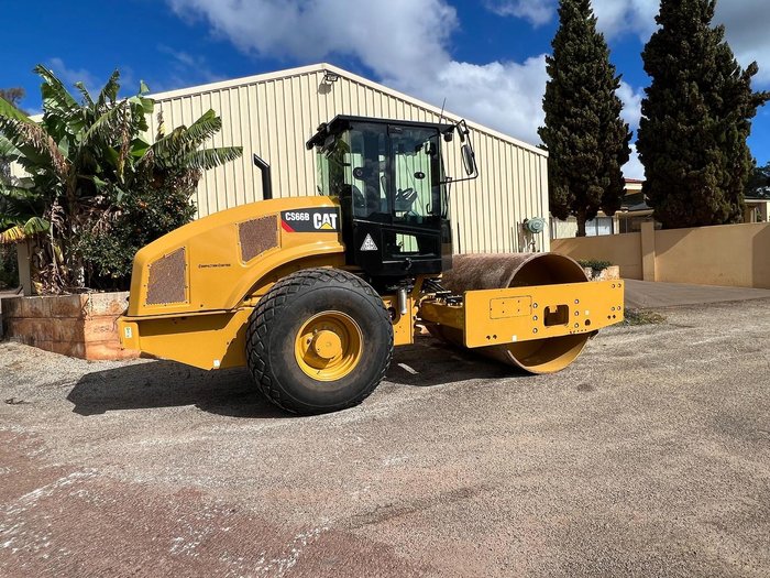 2020 Caterpillar Cs66b