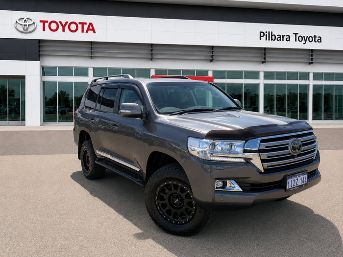 2020 Toyota LANDCRUISER Sahara Silver