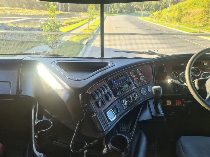 2012 Kenworth K200 Series White