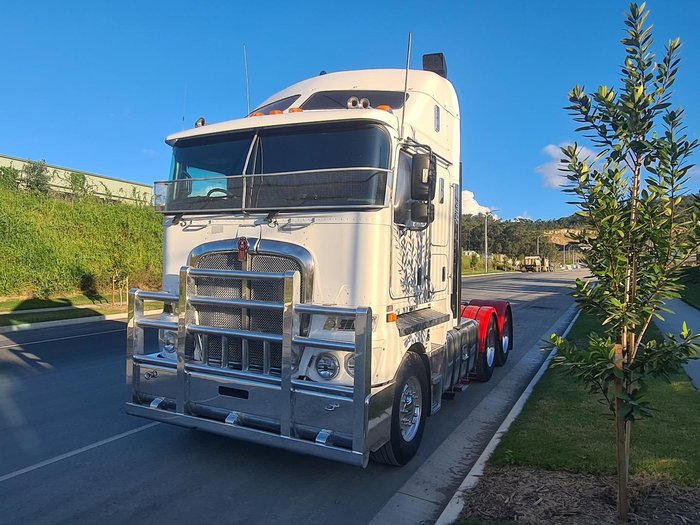 2012 Kenworth K200 Series White