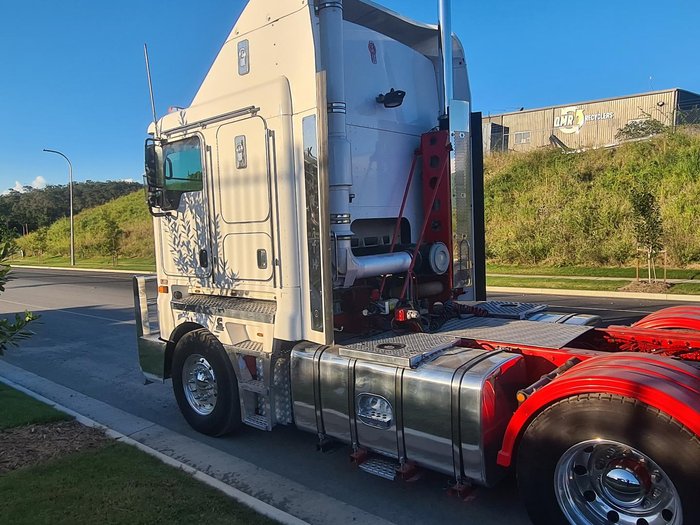 2012 Kenworth K200 Series White