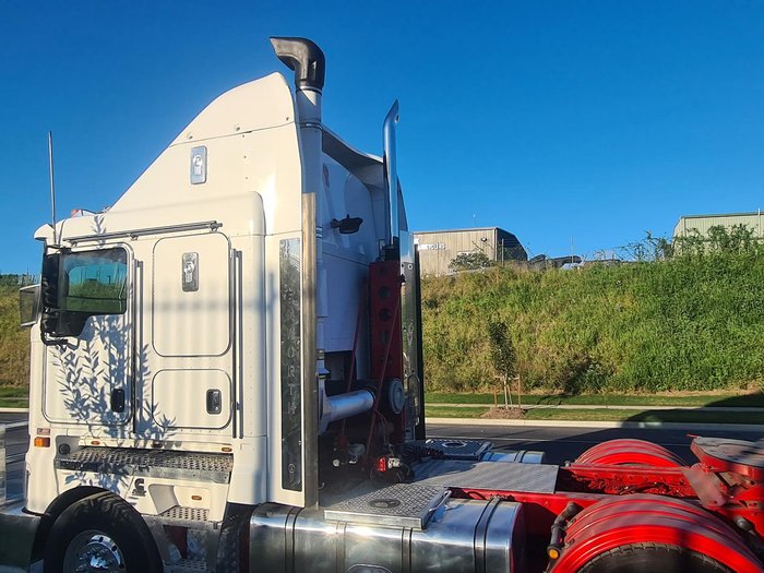 2012 Kenworth K200 Series White