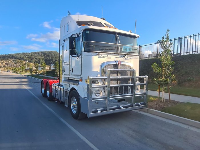 2012 Kenworth K200 Series White