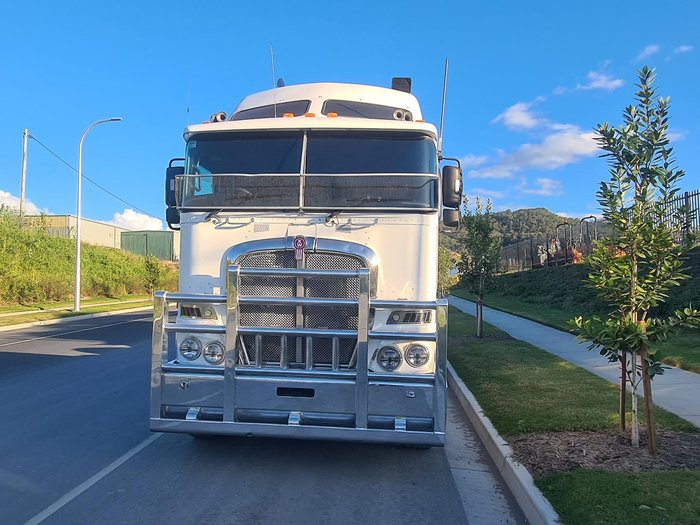2012 Kenworth K200 Series White