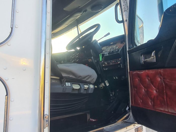 2012 Kenworth K200 Series White