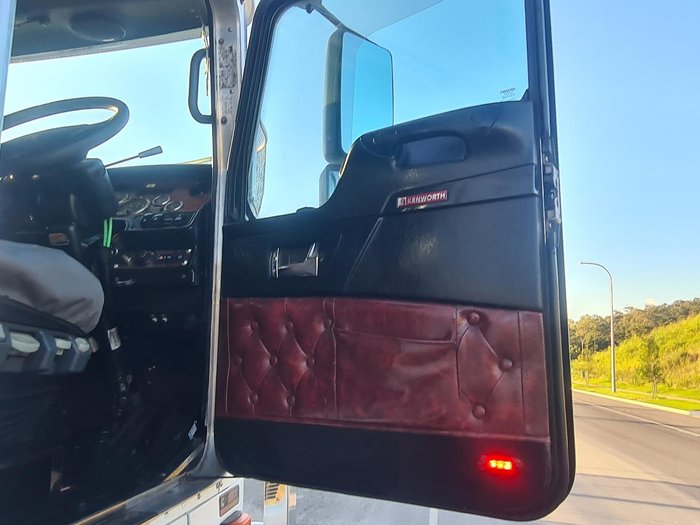 2012 Kenworth K200 Series White