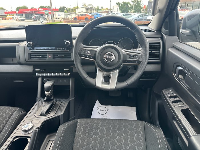 2025 NISSAN NAVARA ST