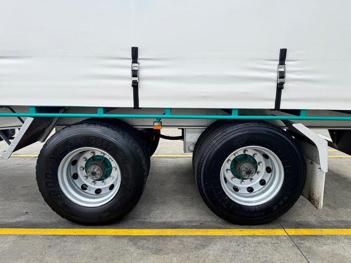 2008 Krueger St2 18 Pallet Sd Curtain Sider