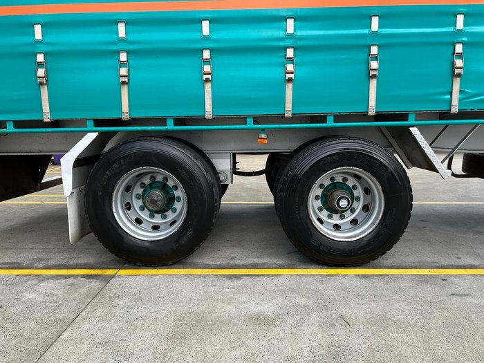 2008 Krueger St2 18 Pallet Sd Curtain Sider