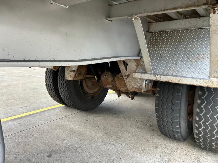 2008 Krueger St2 18 Pallet Sd Curtain Sider