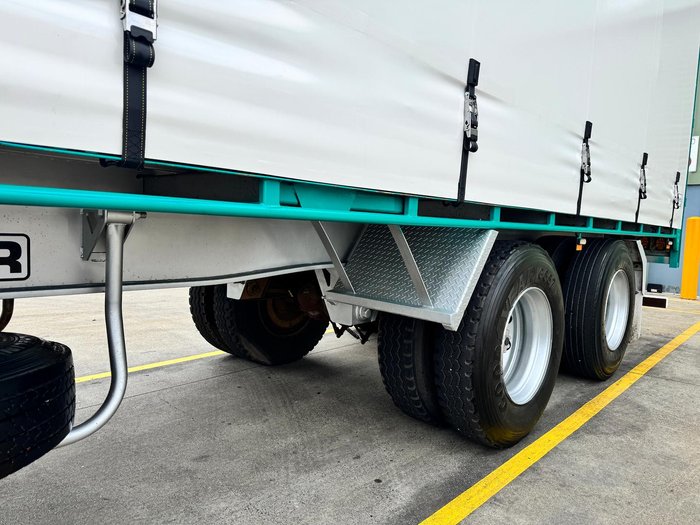 2008 Krueger St2 18 Pallet Sd Curtain Sider