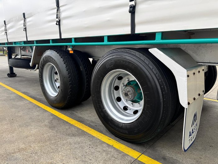 2008 Krueger St2 18 Pallet Sd Curtain Sider