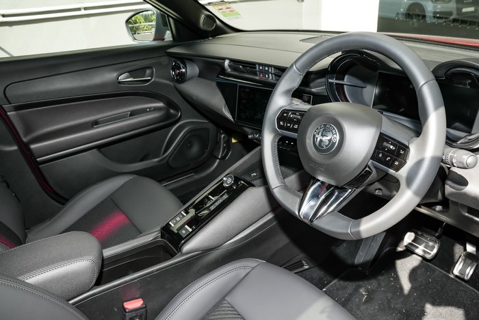 2025 Alfa Romeo Junior