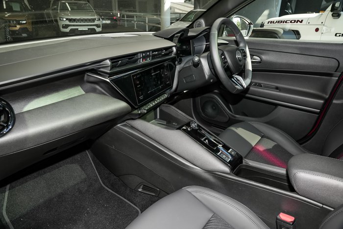 2025 Alfa Romeo Junior
